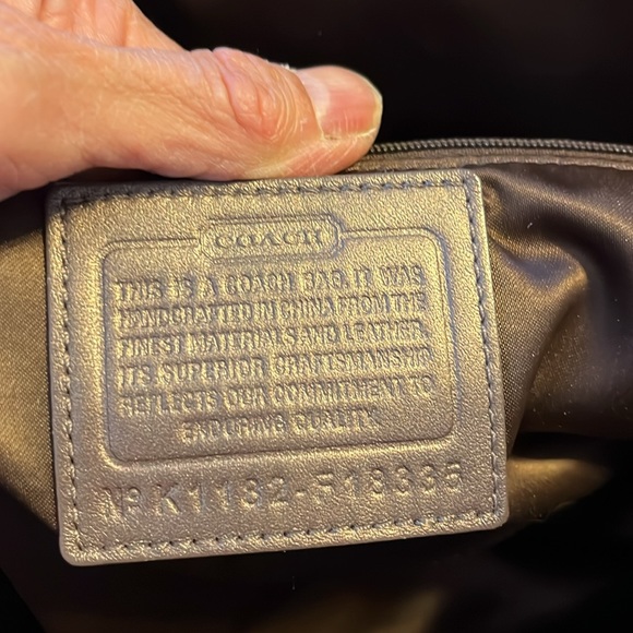 COACH LAURA NORTH SOUTH SIGNATURE TOTE F18336 - Picture 8 of 9